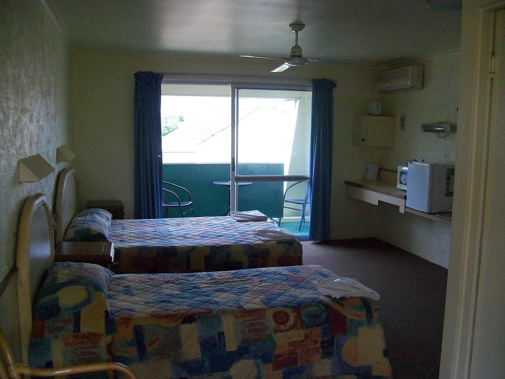 Sun Plaza Motel - Mackay Esterno foto